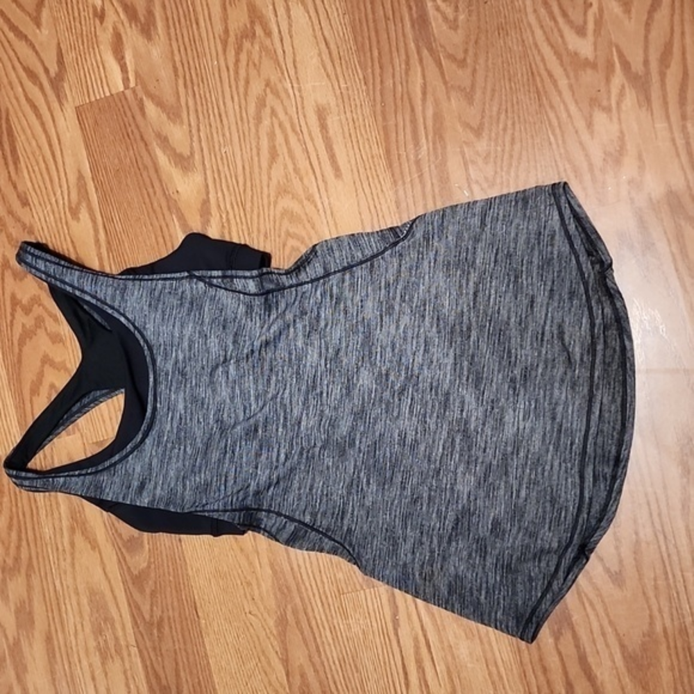 Lululemon 2 in 1 top size 4